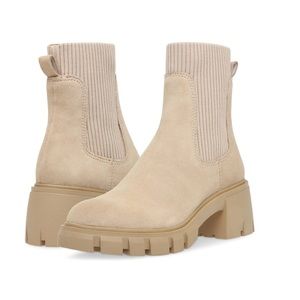 Steve Madden Hayle Platform Chelsea Boot size 6 Sand Suede